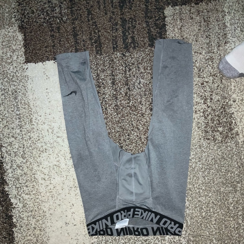 Nike 3/4 Length Sliders
